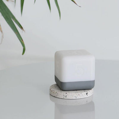 Lampe de table LED rechargeable USB avec minuterie de rotation pour cube magique moderne 