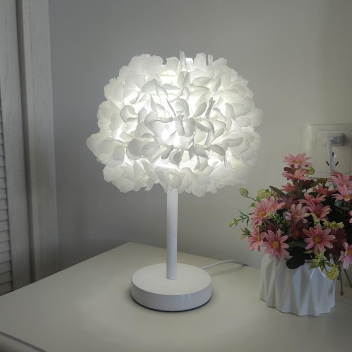 Moderne kreative Stoffblumenball 1-Licht Tischlampe 