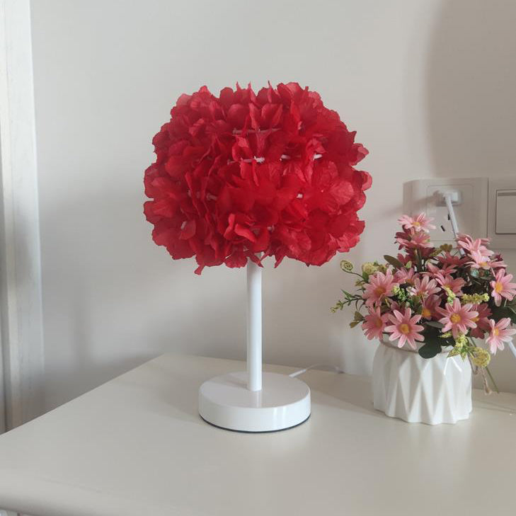 Moderne kreative Stoffblumenball 1-Licht Tischlampe 