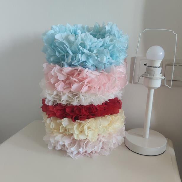 Moderne kreative Stoffblumenball 1-Licht Tischlampe 