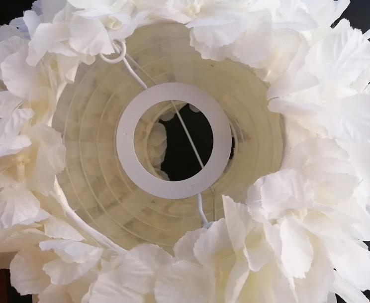 Moderne kreative Stoffblumenball 1-Licht Tischlampe 