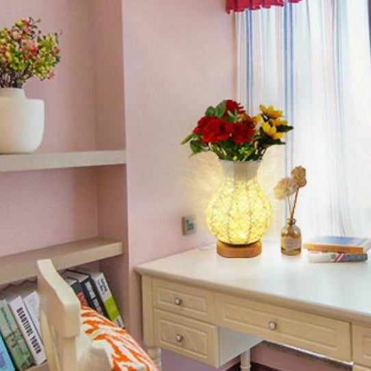 Lampe de Table LED Design Créatif en Rotin Moderne 