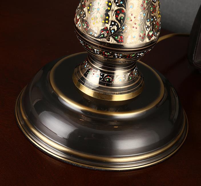 Tiffany European Shell Pattern 2-Light Table Lamp