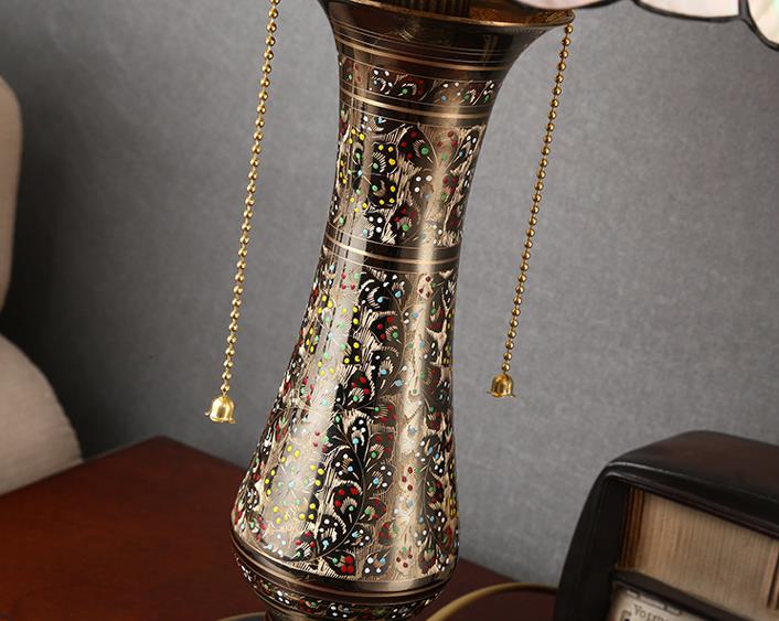 Tiffany European Shell Pattern 2-Light Table Lamp