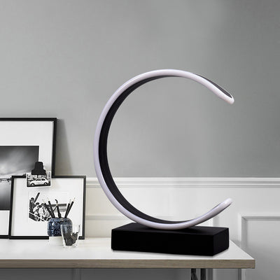 مصباح طاولة LED على شكل حرف C الفاخر الإبداعي من نورديك 