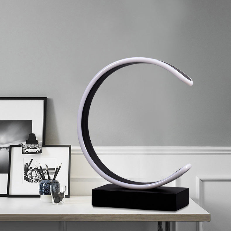 Nordic Light Luxury Creative Letter C LED Table Lamp