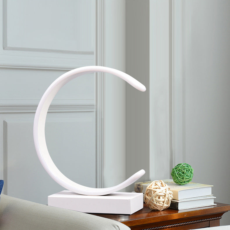 مصباح طاولة LED على شكل حرف C الفاخر الإبداعي من نورديك 