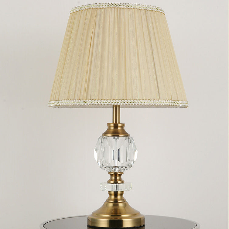 Schlichter Lampenschirm aus Stoff, dekorative 1-flammige Tischlampe aus Kristall