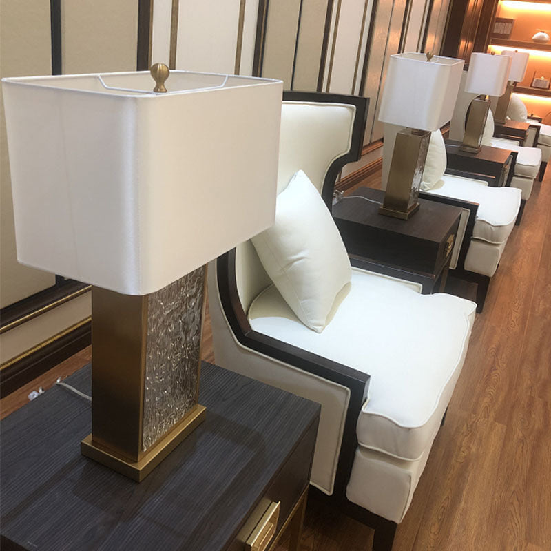 Einfache moderne Glas-Wellblech 1-Licht Tischlampe 