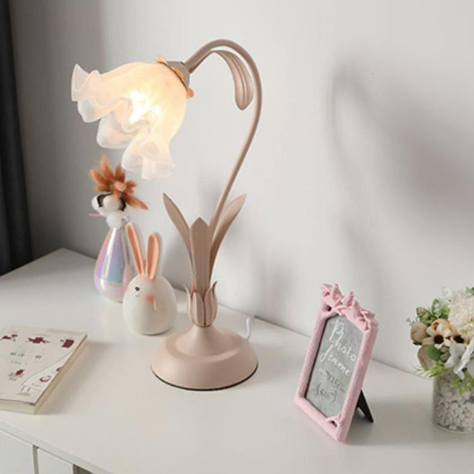 Moderne 1-flammige Tischlampe im europäischen Blumendesign 