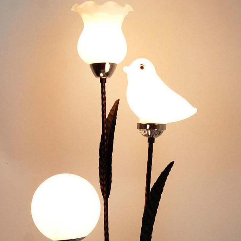 Moderne kreative Zweig-Vogel-Eisen-Stehlampe mit 3 Lichtern