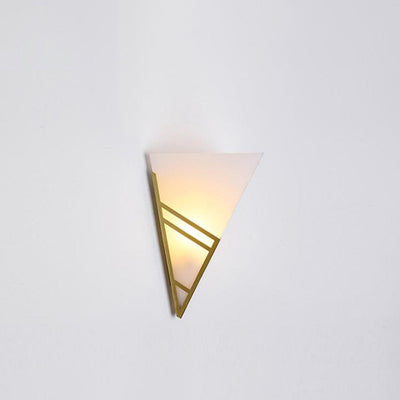 Nordic Creative Iron Triangles Geometry 1-Licht-Wandleuchte