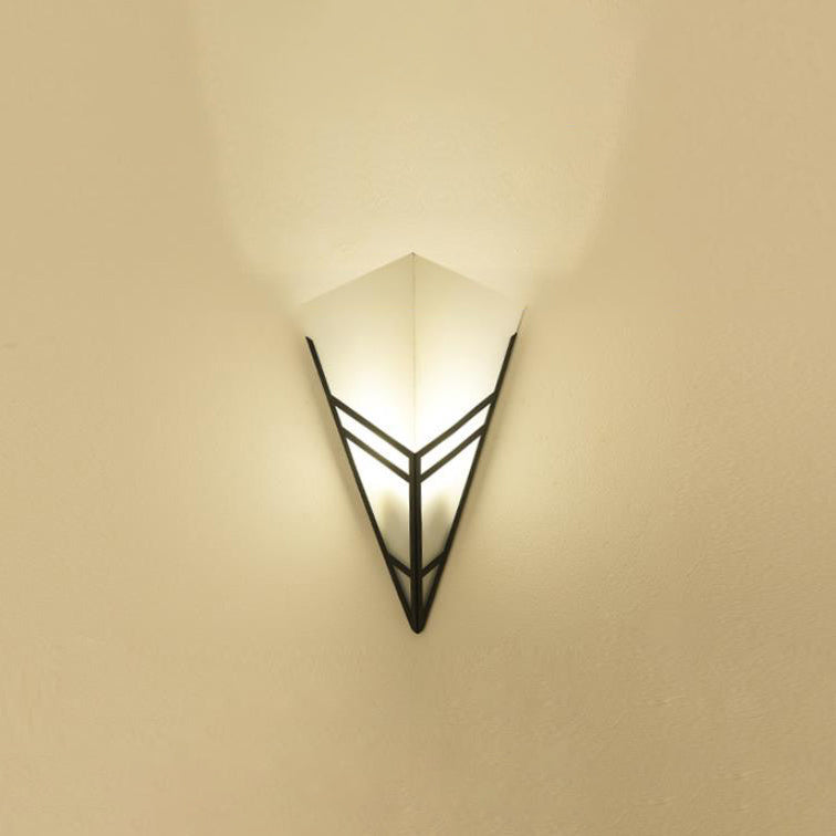 Nordic Creative Iron Triangles Geometry 1-Licht-Wandleuchte