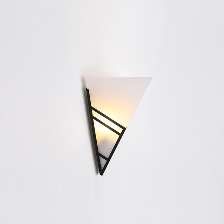 Nordic Creative Iron Triangles Geometry 1-Light Wall Sconce Lamp