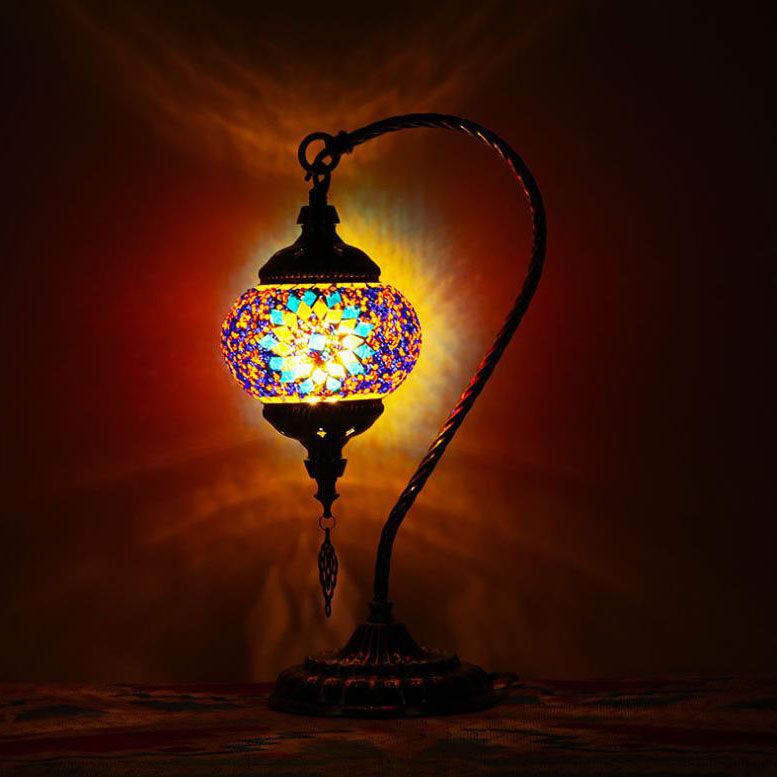Lampe de table vintage en fer et verre Tiffany européenne à 1 lumière 