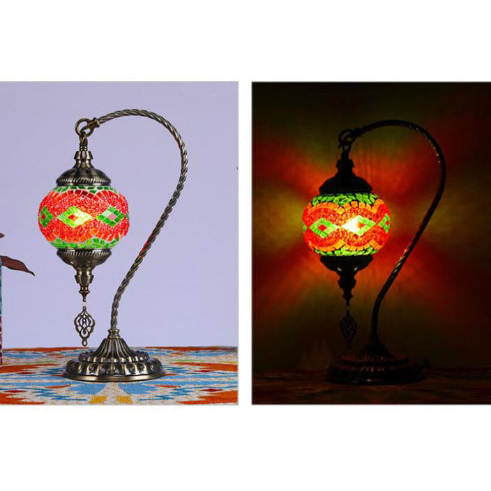 Lampe de table vintage en fer et verre Tiffany européenne à 1 lumière 