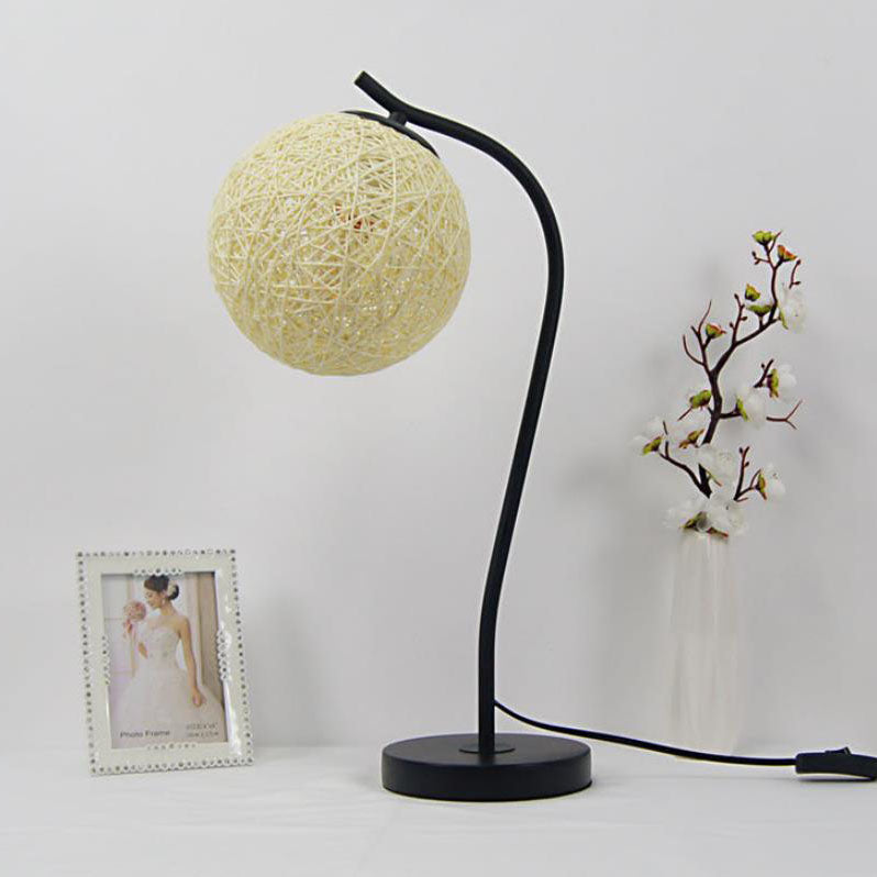 European Rustic Style Creative Twine Rattan Ball 1- Light Table Lamp