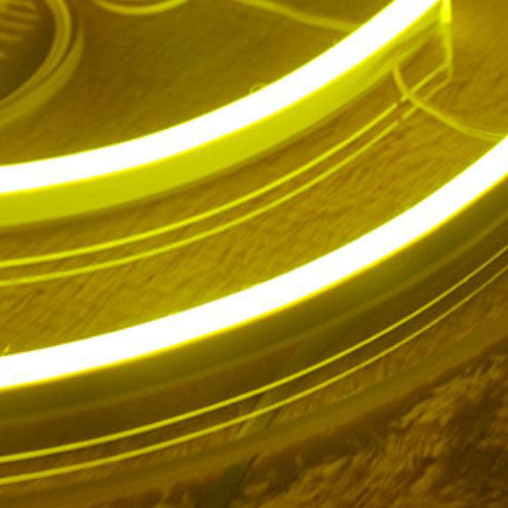 Zeitgenössische kreative Neon-Smiley-LED-Dekoleuchte aus Kunststoff für stimmungsvolle Beleuchtung im Schlafzimmer 
