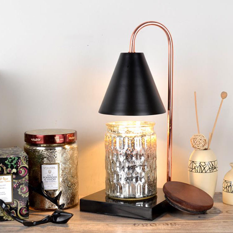 Moderna lámpara de mesa de lujo ligero de asta de ciervo en hierro negro puro, blanco y roble con 1 luz de cera derretida 