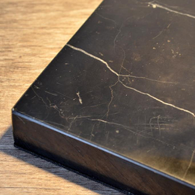 Moderna lámpara de mesa de lujo ligero de asta de ciervo en hierro negro puro, blanco y roble con 1 luz de cera derretida 