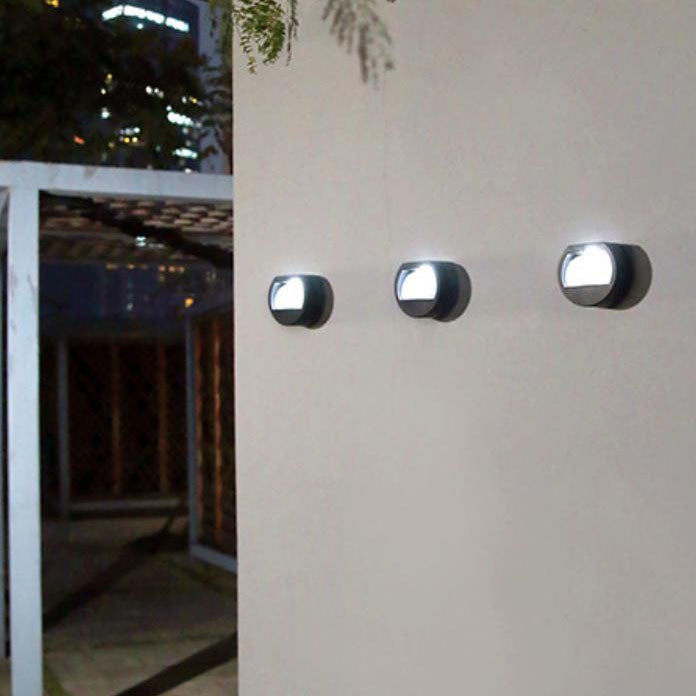 Solar Outdoor Waterproof Round LED Steps Garden Wall Sconce Lamp