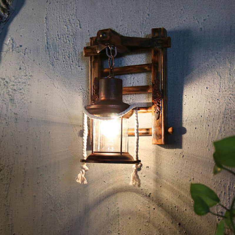 Aplique de pared de 1 luz estilo industrial contemporáneo con lámpara de queroseno, cuerda de cáñamo, base de bambú y cordel de hierro 