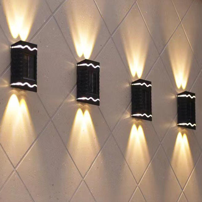 ضوء حائط خارجي مقاوم للماء مصنوع من البلاستيك LED شمسي بتصميم عصري بسيط 