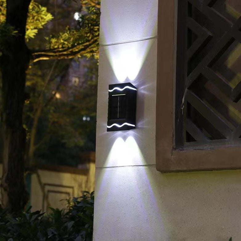 ضوء حائط خارجي مقاوم للماء مصنوع من البلاستيك LED شمسي بتصميم عصري بسيط 