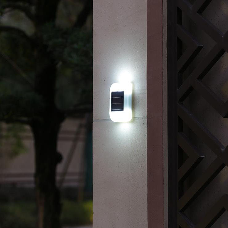 مصباح شمسي خارجي مقاوم للماء LED مربع أبيض لجدار الفناء 
