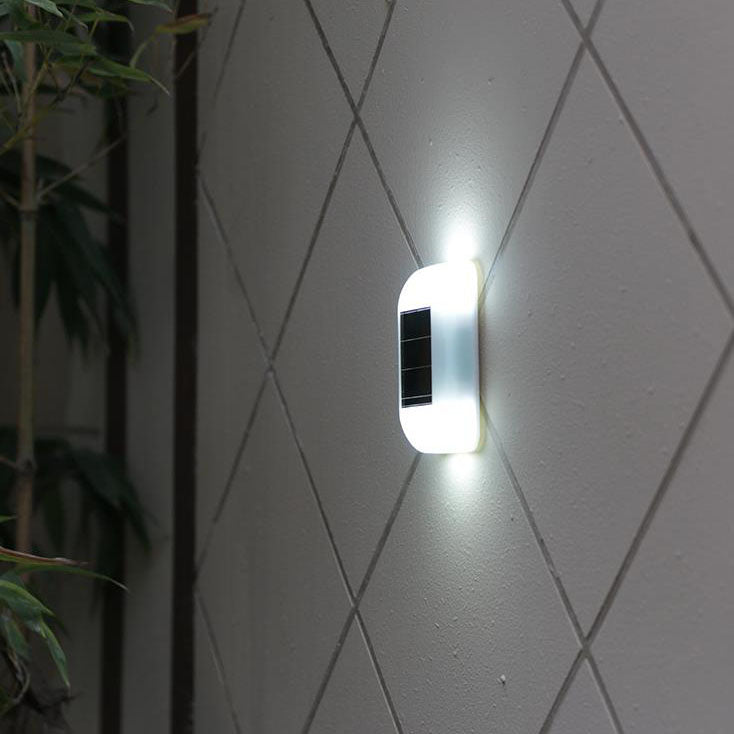 مصباح شمسي خارجي مقاوم للماء LED مربع أبيض لجدار الفناء 