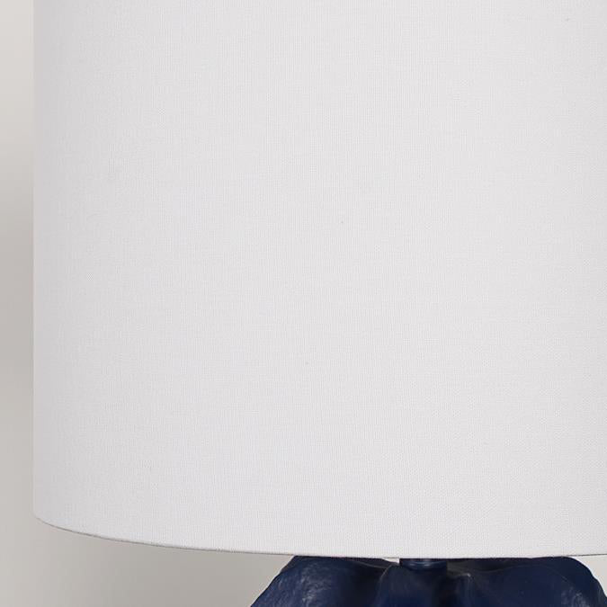 Zeitgenössische nordische 1-flammige Tischlampe aus Stoff und Resin-Gemälde für Wohnzimmer & Schlafzimmer 