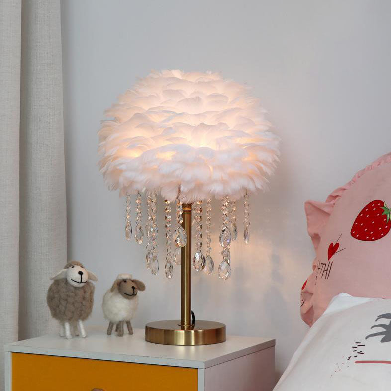 Lámpara de mesa contemporánea y creativa de hierro con plumas, cristal redondo y borlas, de 1 luz, para dormitorio 