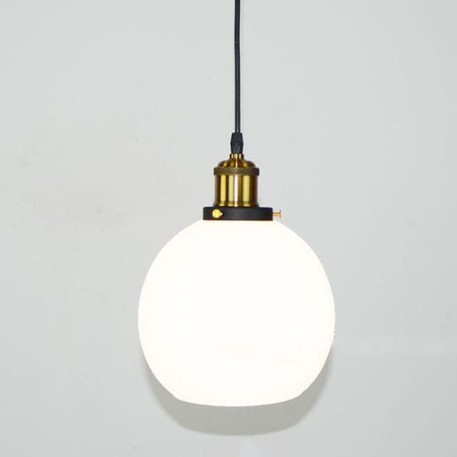 Suspension lumineuse scandinave moderne à une ampoule en verre rond 