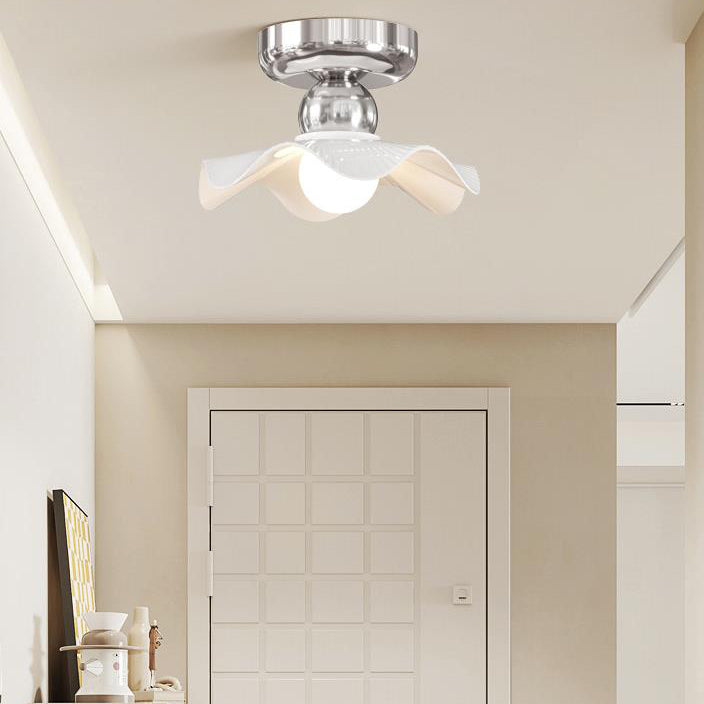 Lustre de plafond semi-encastré moderne en céramique avec dentelle ronde crème à 1 lumière 