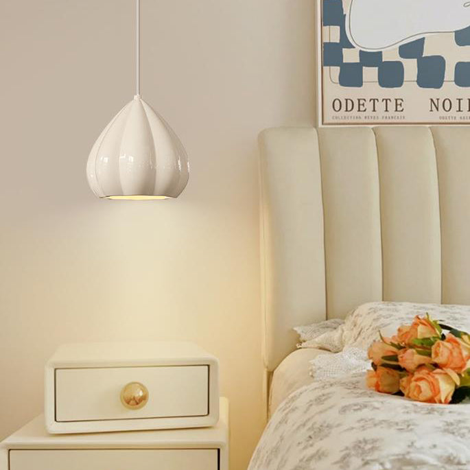 Moderne Minimaliste Crème Triangle Aluminium Résine Suspension 1-Lumière Pour Chambre 