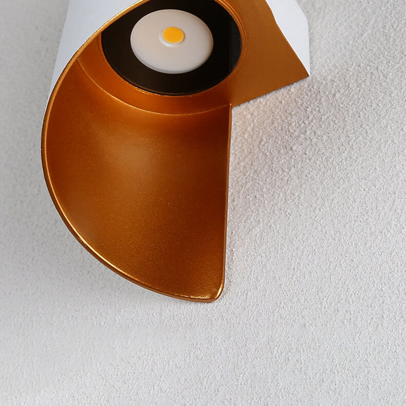 Modern Creative Bending Aluminum Outdoor Indoor Waterproof LED Wall Sconce Lamp