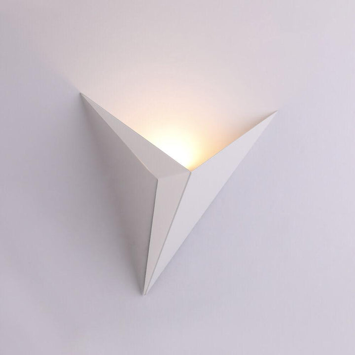 Moderne Metallgeformte Dreieck 1-Licht LED Wandleuchte Lampen 