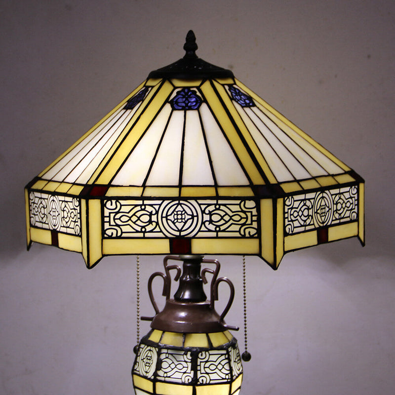 Lampe de table européenne à 2 lumières en forme de dôme hexagonal en vitrail Tiffany 