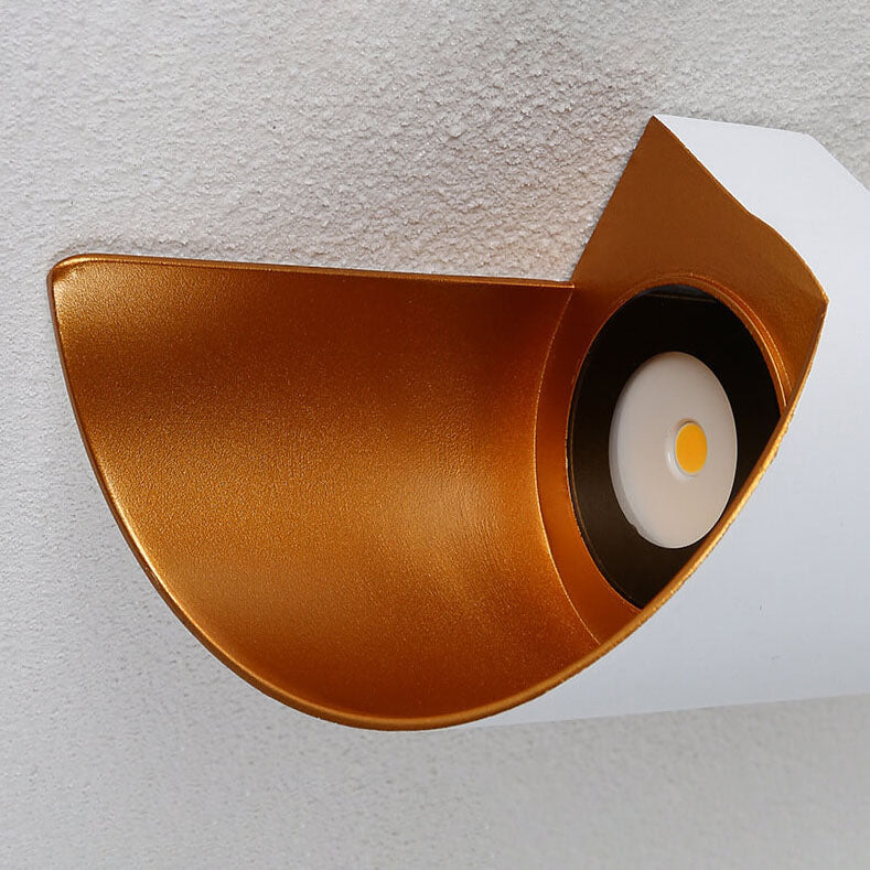 Modern Creative Bending Aluminum Outdoor Indoor Waterproof LED Wall Sconce Lamp