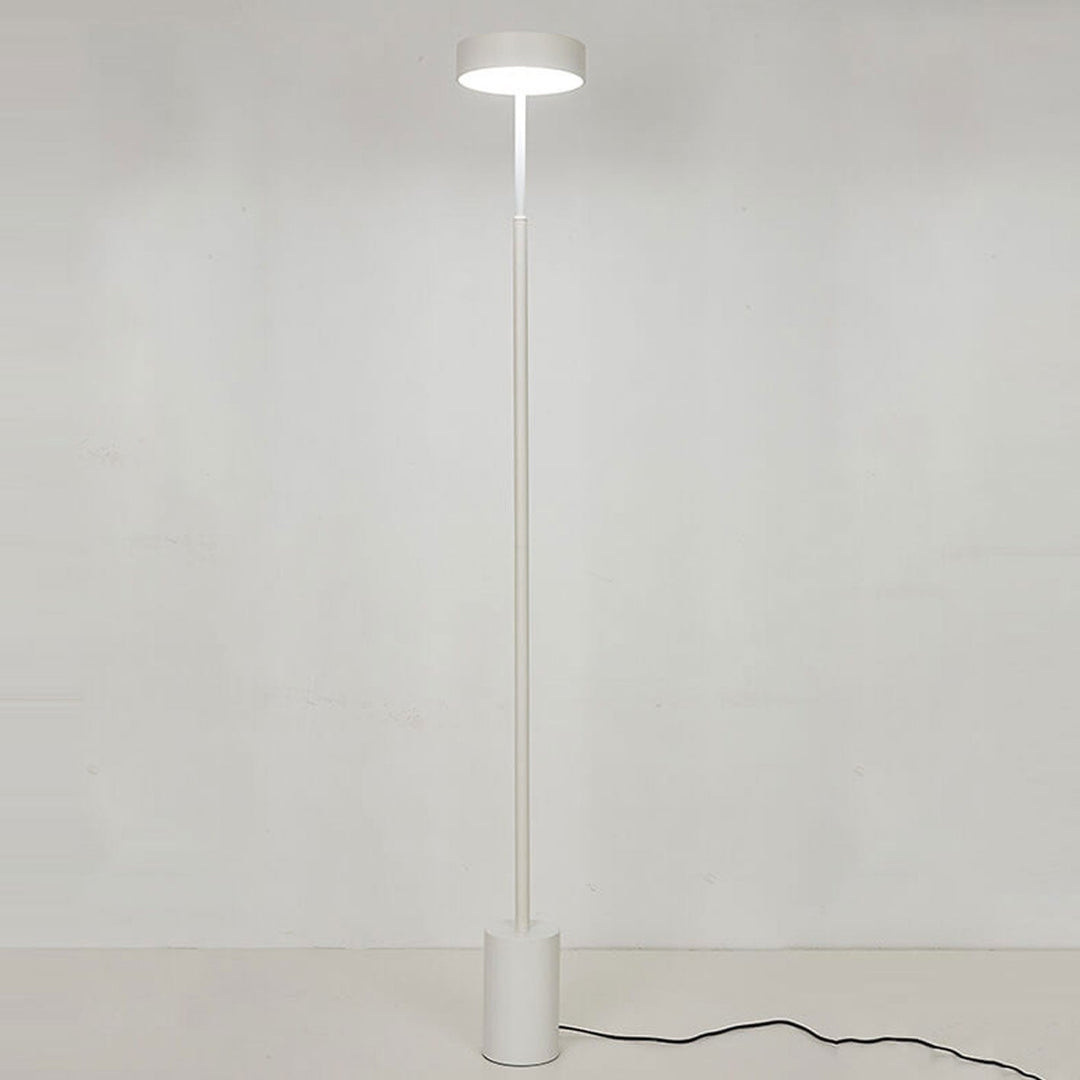 مصباح أرضي LED بعمود بسيط على الطراز الإسكندنافي 