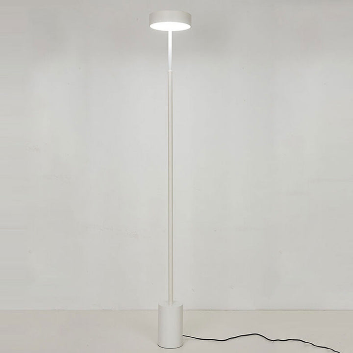 مصباح أرضي LED بعمود بسيط على الطراز الإسكندنافي 