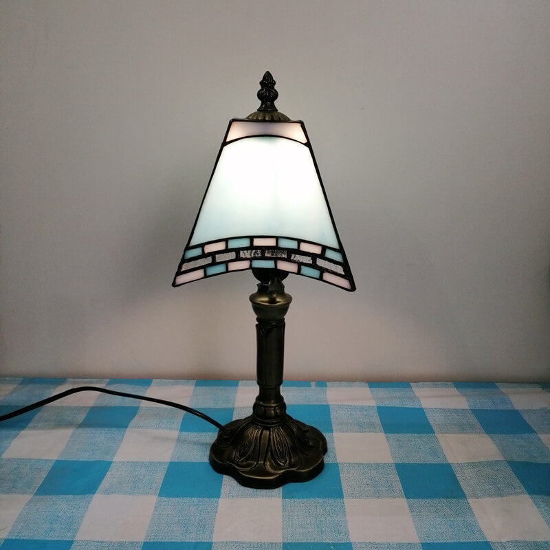Traditional Tiffany Square Stained Glass Iron 1-Light Table Lamp For Bedroom