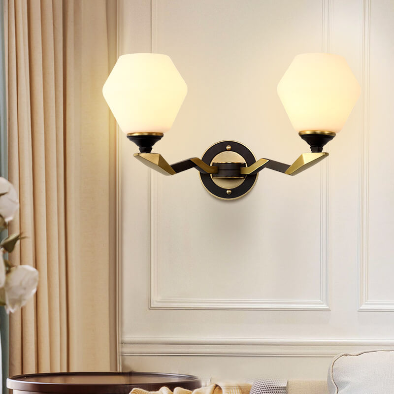 مصباح حائط مسلح بضوء واحد بتصميم هندسي 