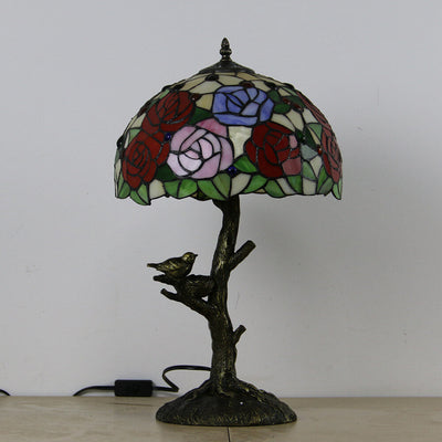 Lampe de table à 1 lumière en verre teinté avec design de papillon et rose Art Tiffany 