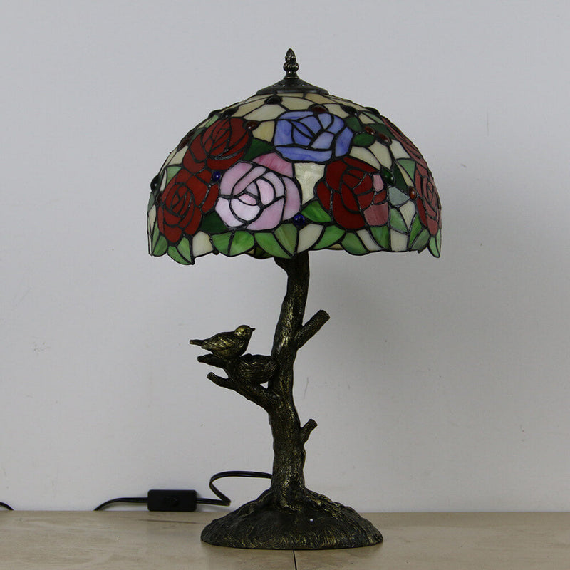 Lampe de table à 1 lumière en verre teinté avec design de papillon et rose Art Tiffany 