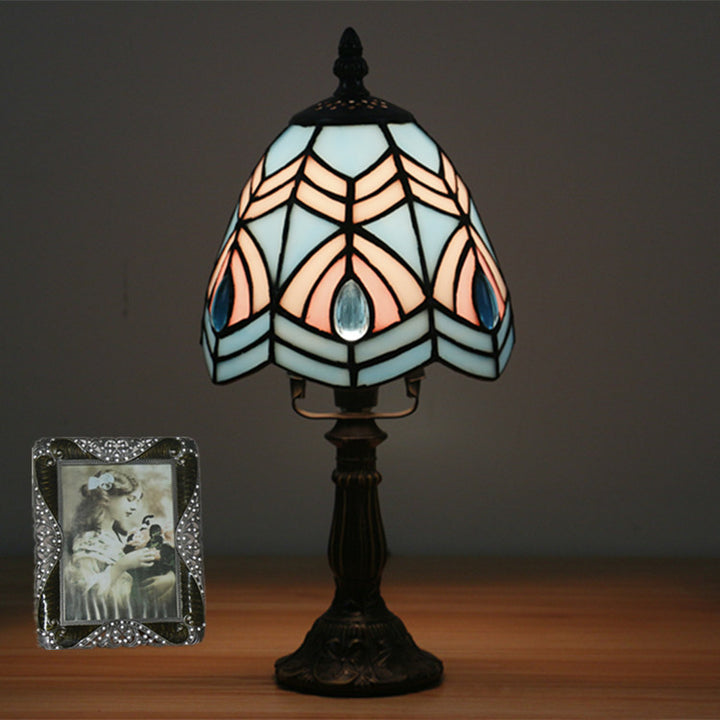 Lámpara de mesa Tiffany tradicional redonda de aleación y vidrio con pantalla cónica tipo domo de 1 luz para dormitorio 
