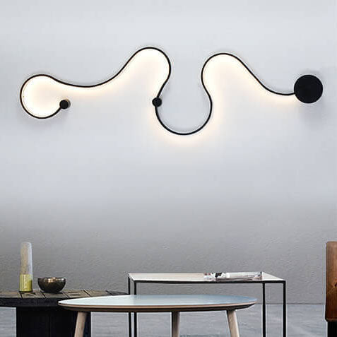 Moderne lange Aluminium-Schlangenform 1-Licht gebogene LED-Wandleuchte 