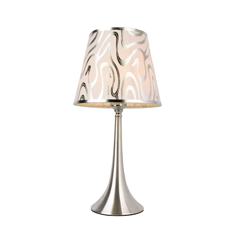 Traditionelle Bauernhaus Eisen Stoff Multi-Stil 1-Licht Tischlampe 