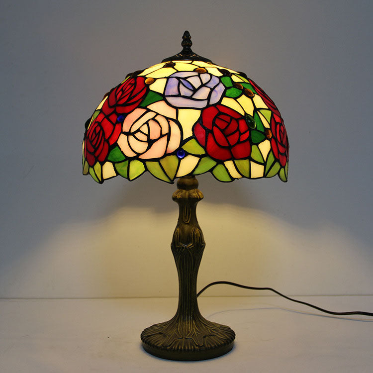 Lampe de table à 1 lumière en forme de dôme de fleur de pierre précieuse Tiffany de style européen 
