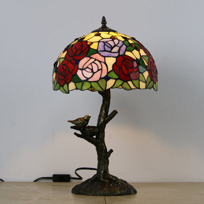 Lampe de table à 1 lumière en verre teinté avec design de papillon et rose Art Tiffany 